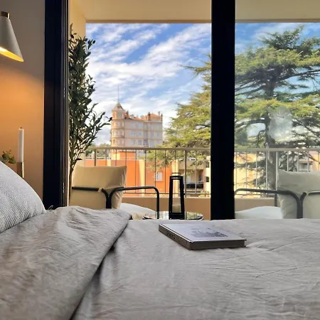 شقة Luxury With Terrace And Side Sea View