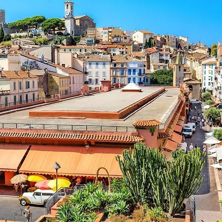 Luxury With Terrace And Side Sea View Apartmán