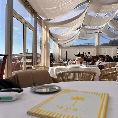 شقة Luxury With Terrace And Side Sea View