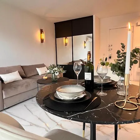 شقة Luxury With Terrace And Side Sea View *