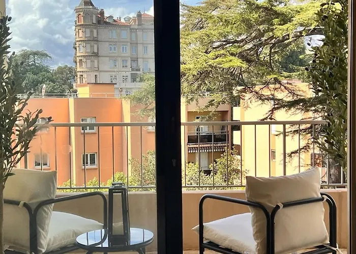 Apartmán Luxury With Terrace And Side Sea View Cannes