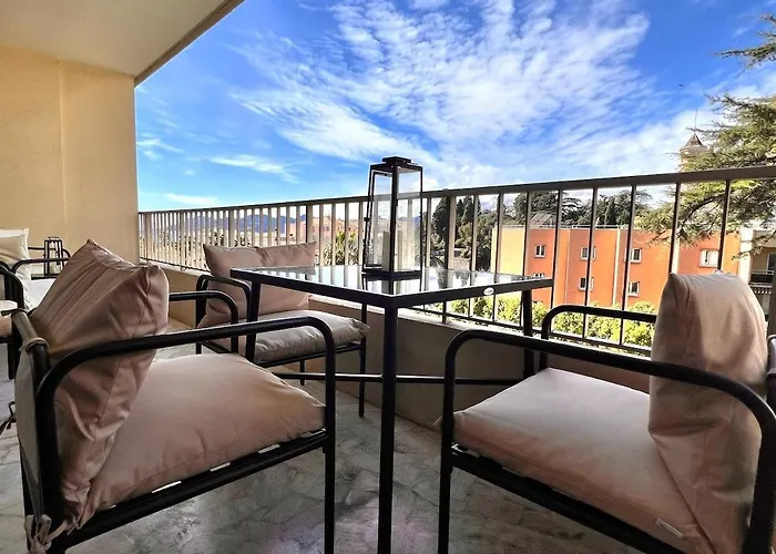 Luxury With Terrace And Side Sea View