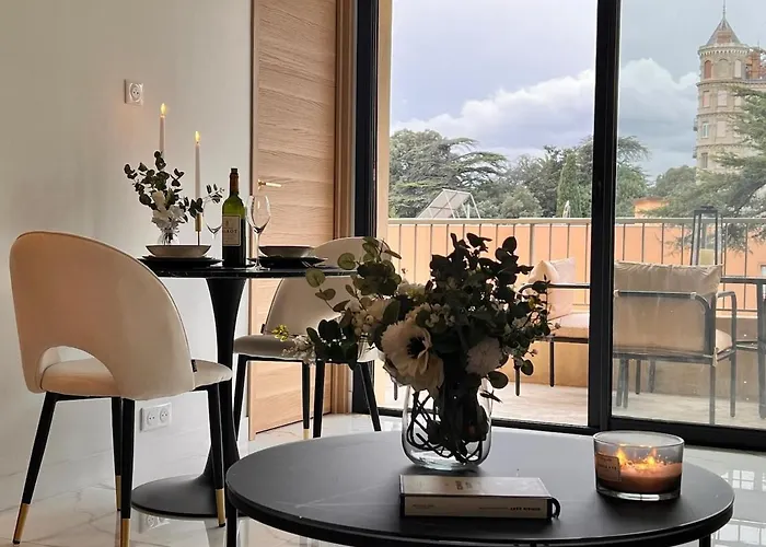 Luxury With Terrace And Side Sea View *