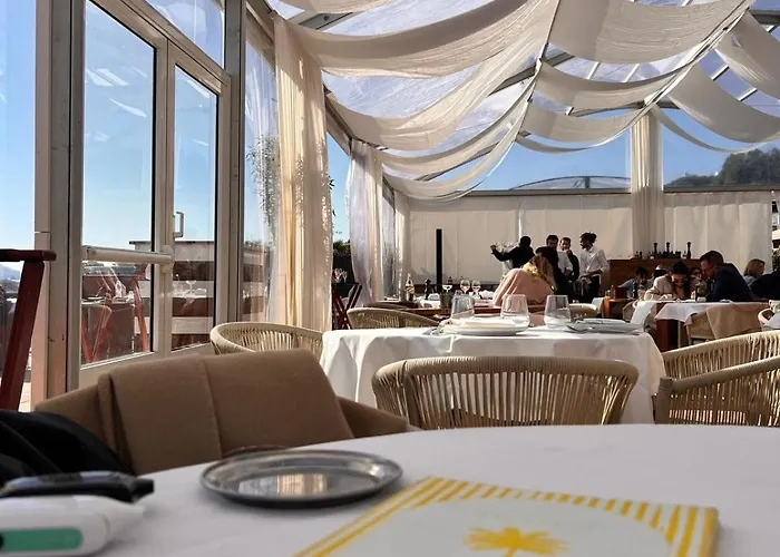 Apartmán Luxury With Terrace And Side Sea View