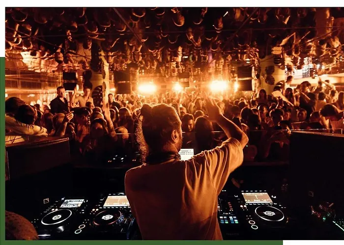 Luxury With Terrace And Side Sea View *