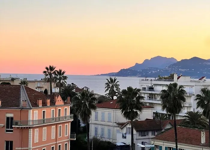 Apartmán Luxury With Terrace And Side Sea View